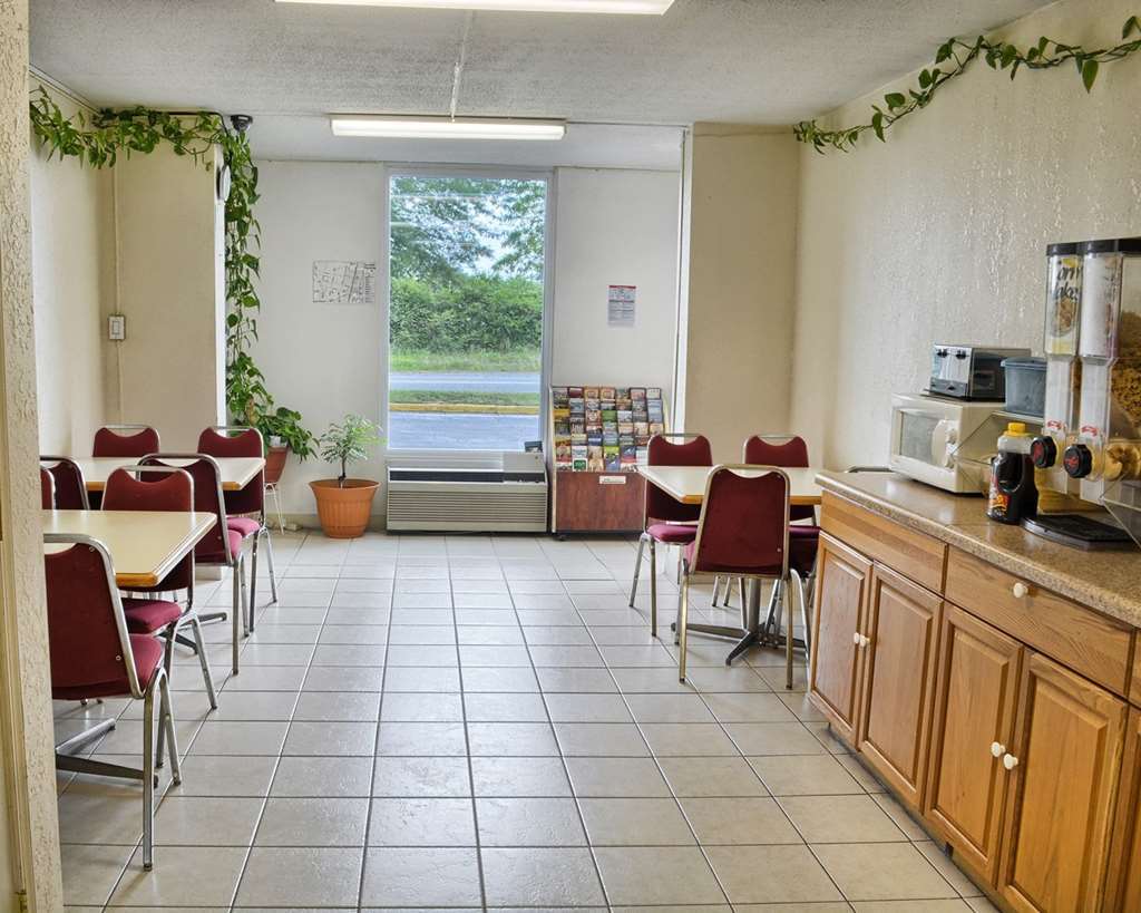 Howard Johnson By Wyndham Atlanta College Park Restoran gambar